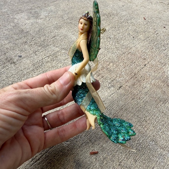 Heirloom Ornament, The Ashton-Drake Galleries Peacock Fantasy Wings of Light - Picture 2 of 11